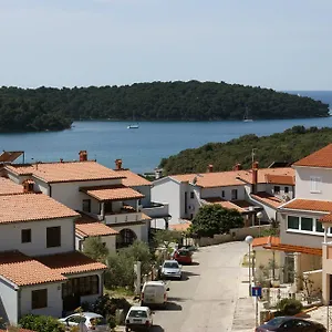 https://apartments-cezar.in-istria.net